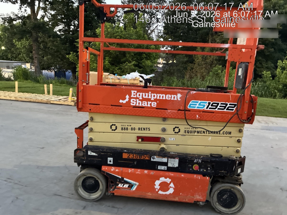 2022 JLG ES1932