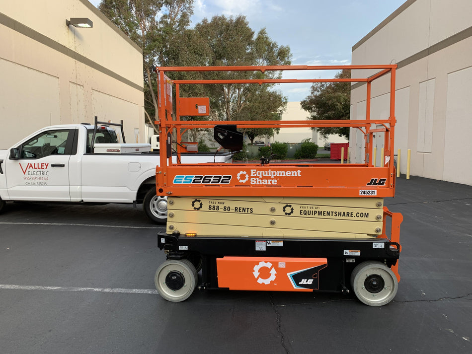 2022 JLG ES2632