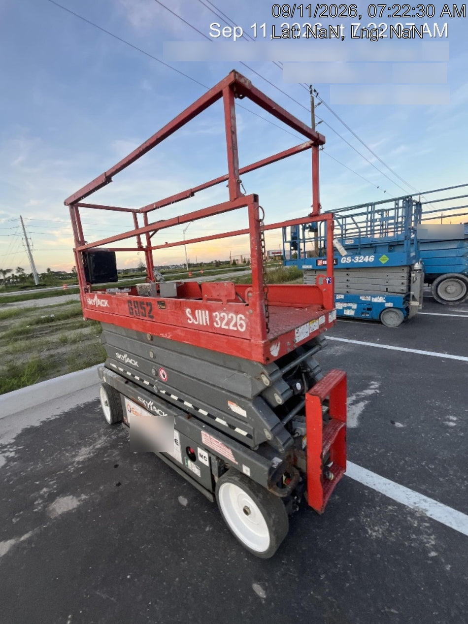 2018 Skyjack SJIII-3226 Skyjack SJIII3226 Scissor Lift w/Trojan Batteries
