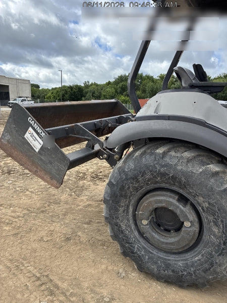 2023 CASE 570N EP