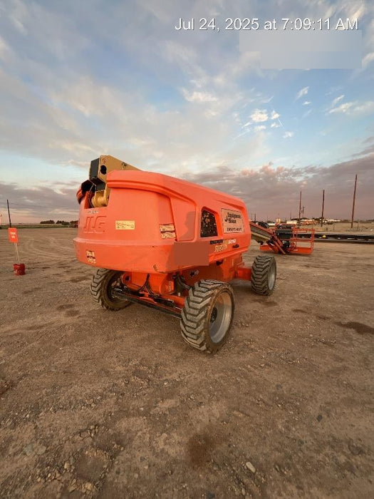 2019 JLG 660SJ