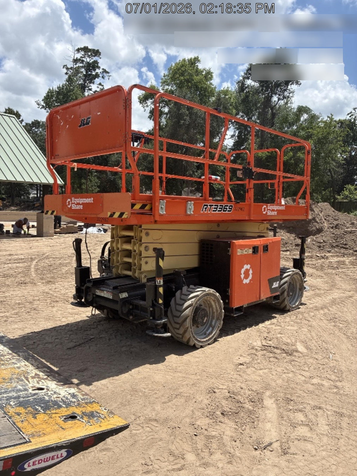 2023 JLG RT3369