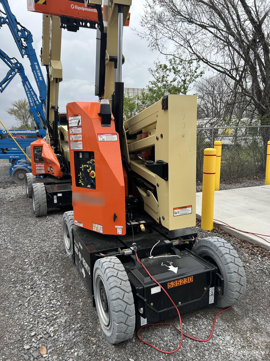 2025 JLG E300AJP