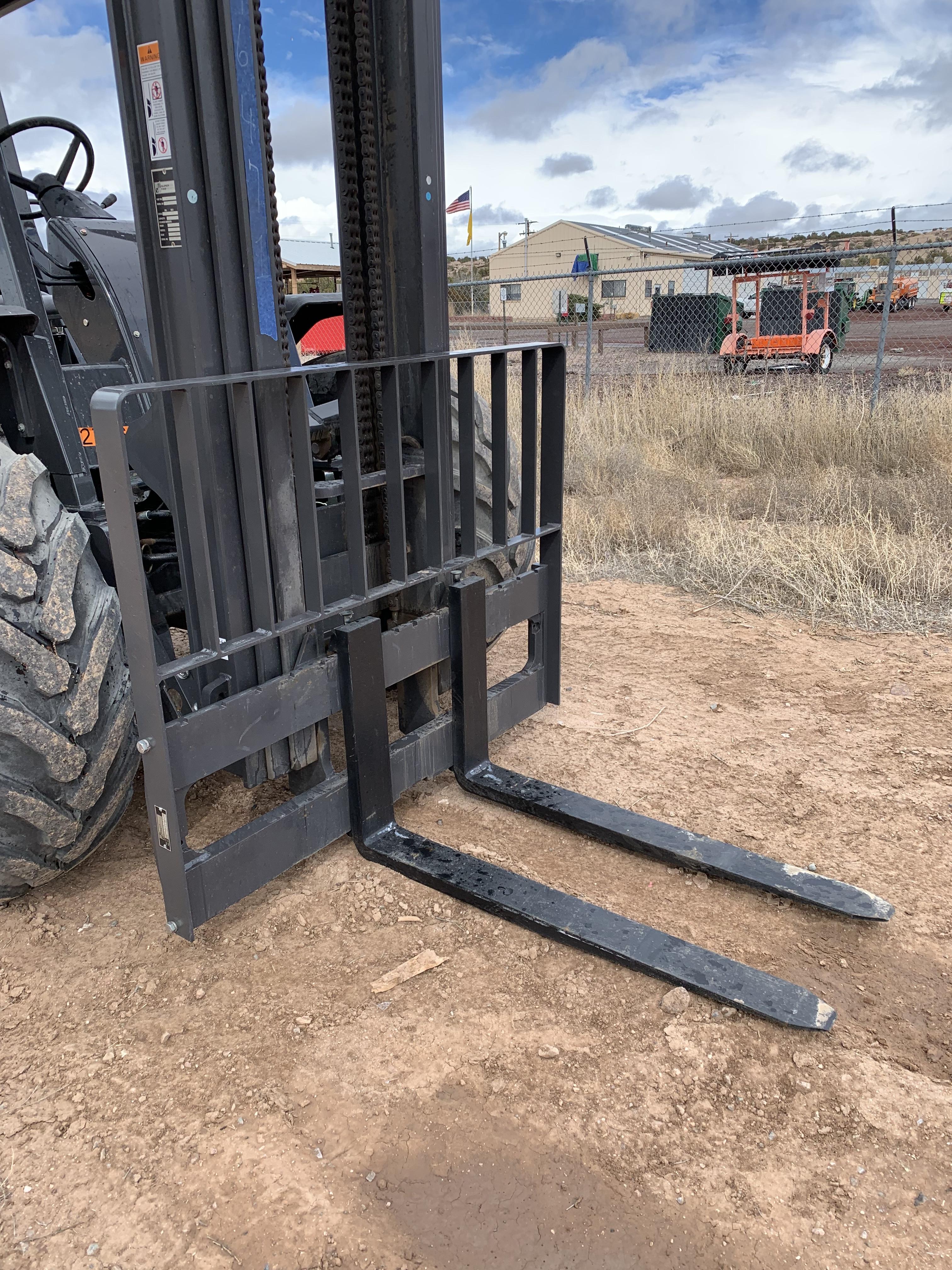 2023 CASE 588H