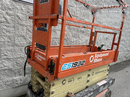 2022 JLG ES1932