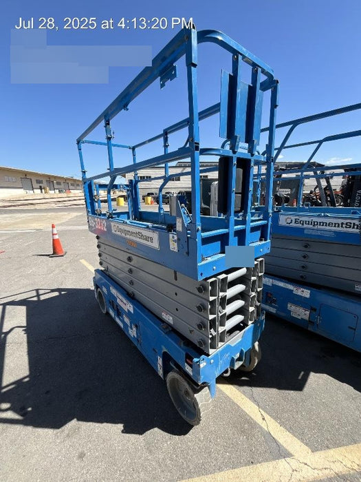 2019 Genie GS-3232 Folding rails with half height swing gate, 800 Amp Inverter