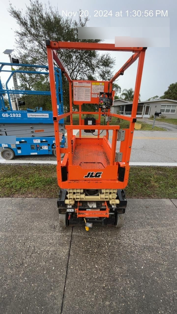 2021 JLG ES1330L