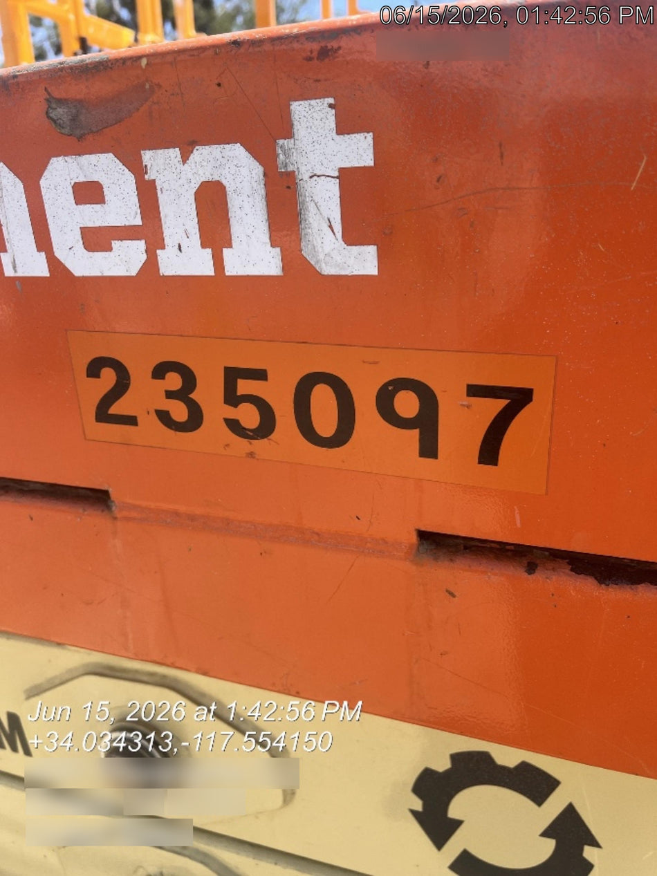 2022 JLG ES3246