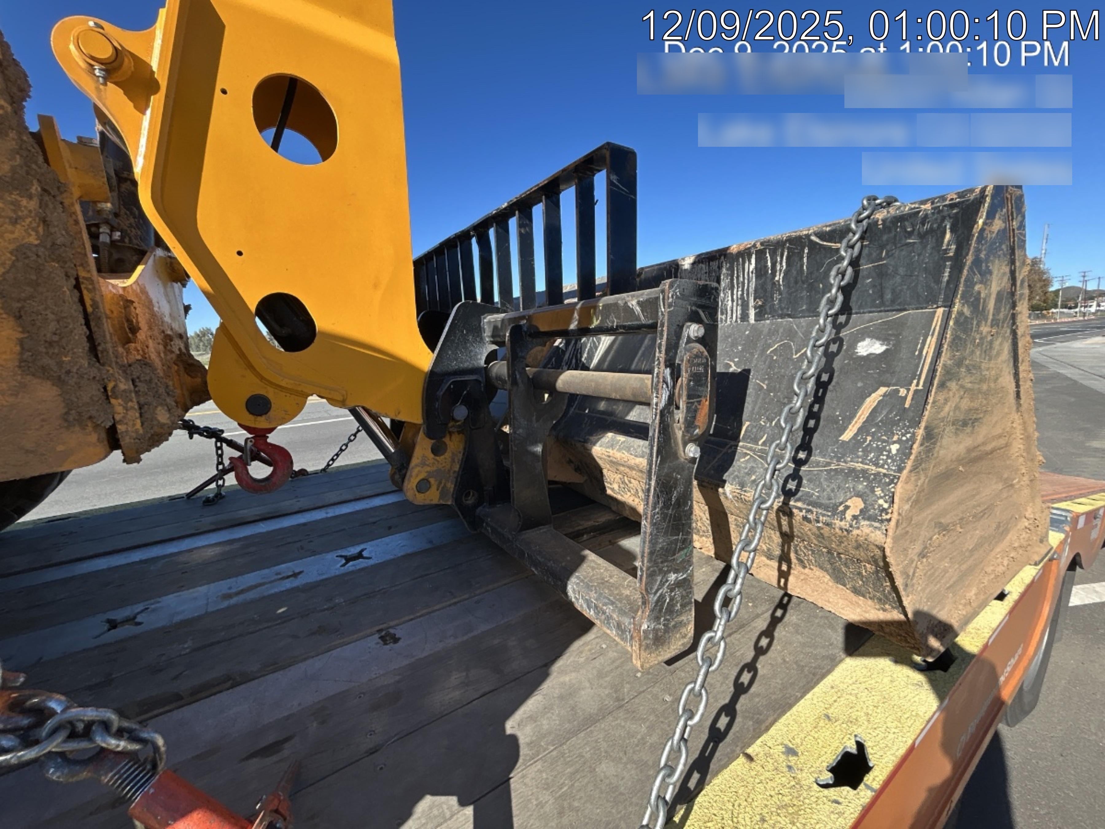 2022 JLG 1001100823