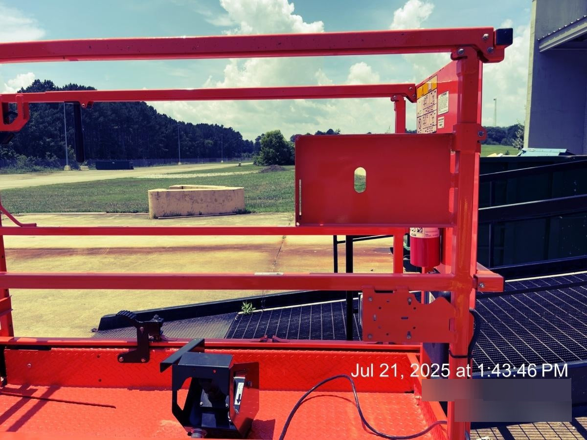 2025 JLG ES1932