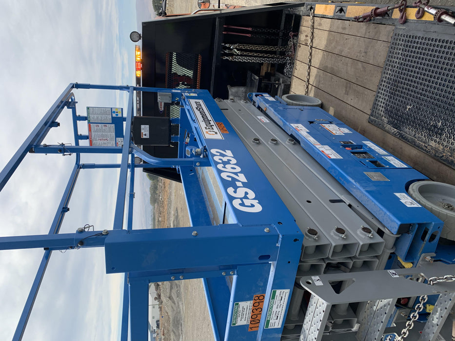 2020 Genie GS-2632 Solid NM Tires, Folding Rails with Half-Height Swing Gate, Beacon, 800W Invertor