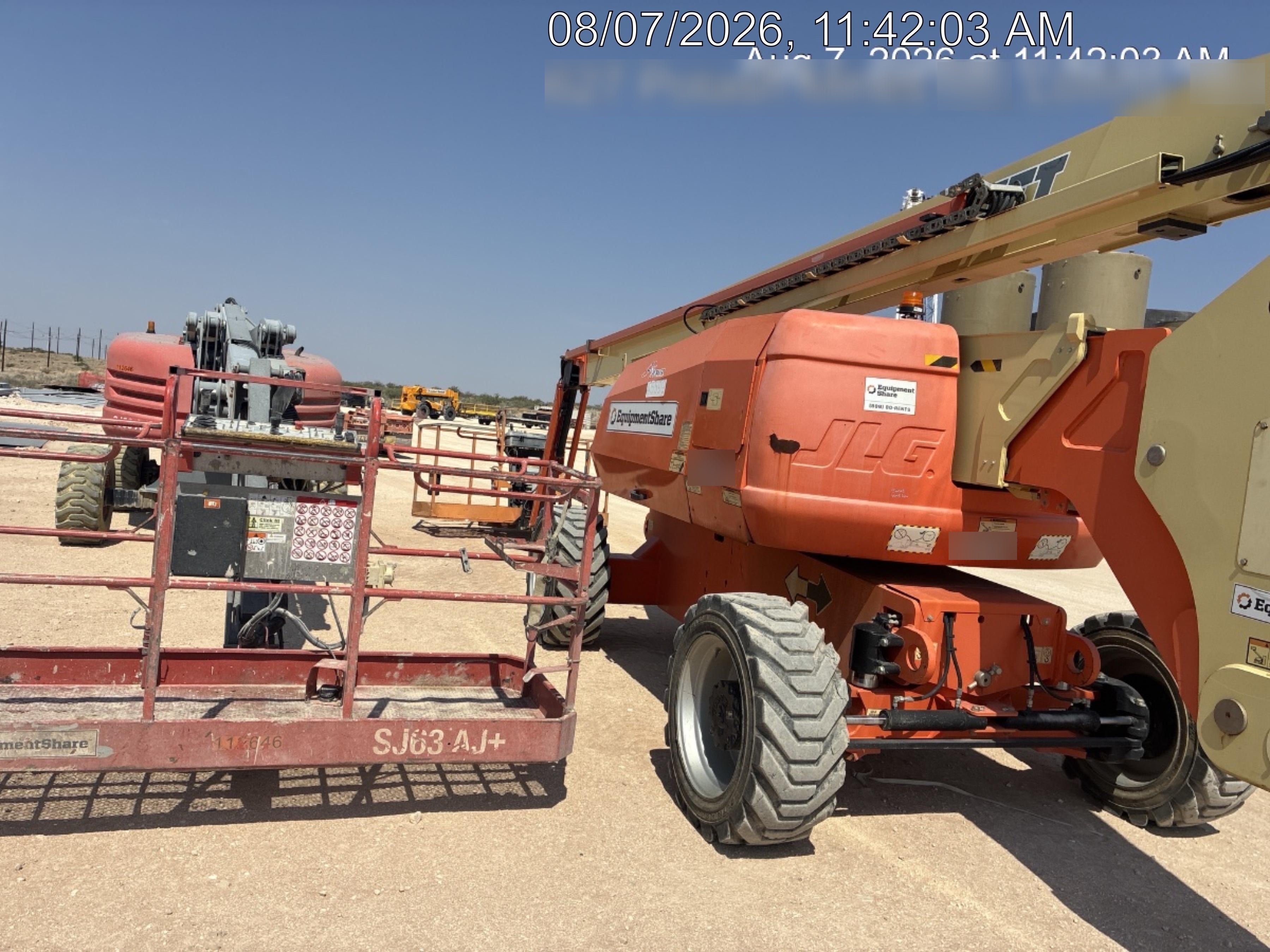 2019 JLG 800AJ