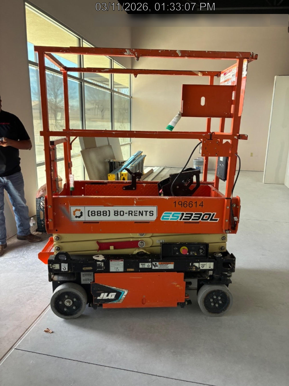 2021 JLG ES1330L