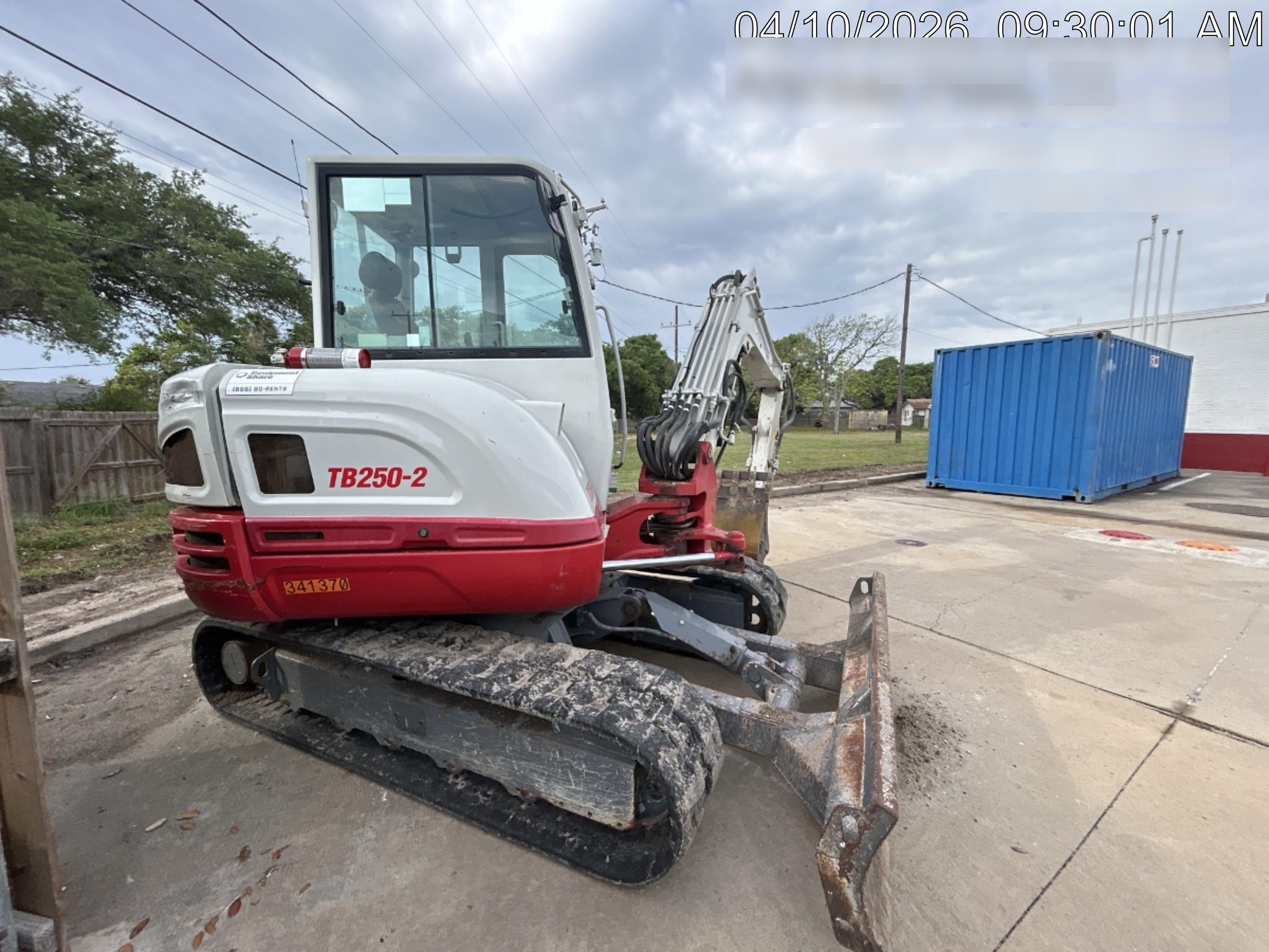 2023 TAKEUCHI TB250-2CR