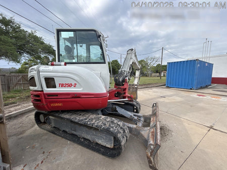 2023 TAKEUCHI TB250-2CR