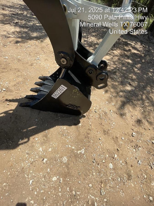 2025 TAKEUCHI 24" Bucket Takeuchi