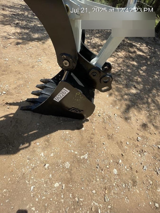 2025 TAKEUCHI 24" Bucket Takeuchi