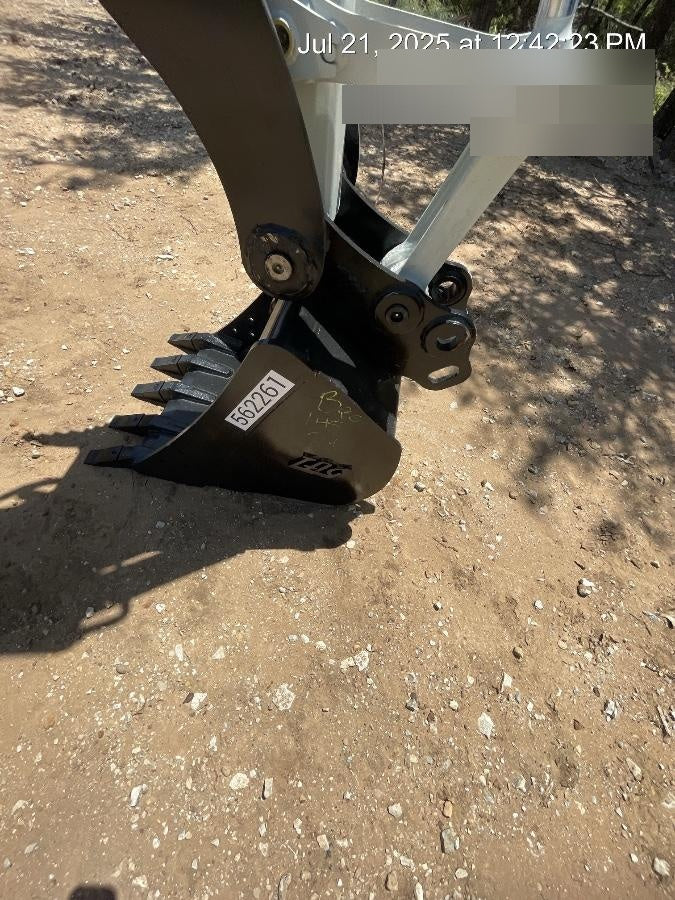 2025 TAKEUCHI 24" Bucket Takeuchi