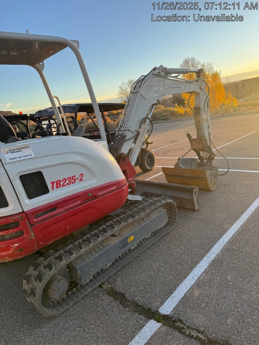 2021 TAKEUCHI TB235-2R