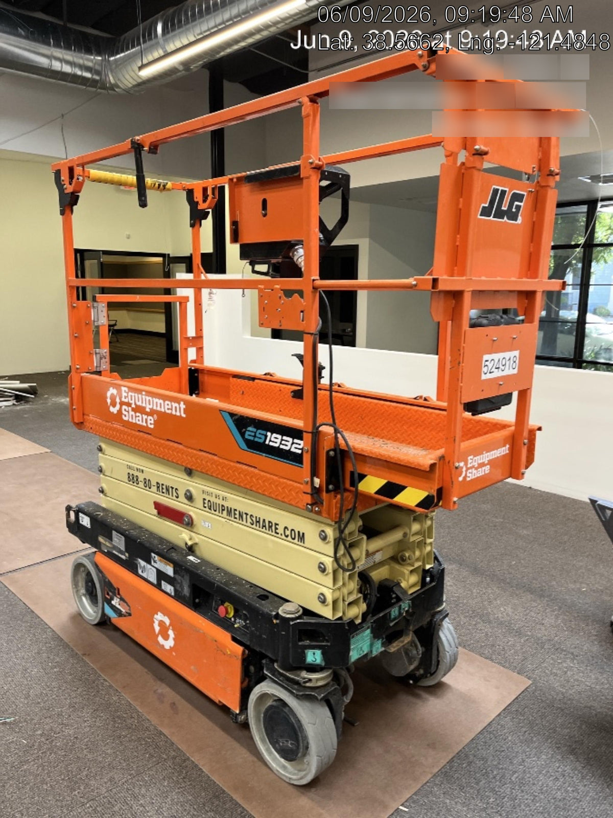 2025 JLG ES1932