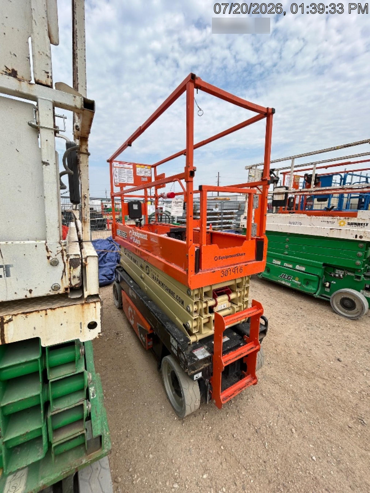 2023 JLG ES2632