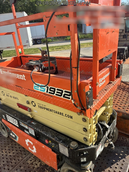 2023 JLG ES1932