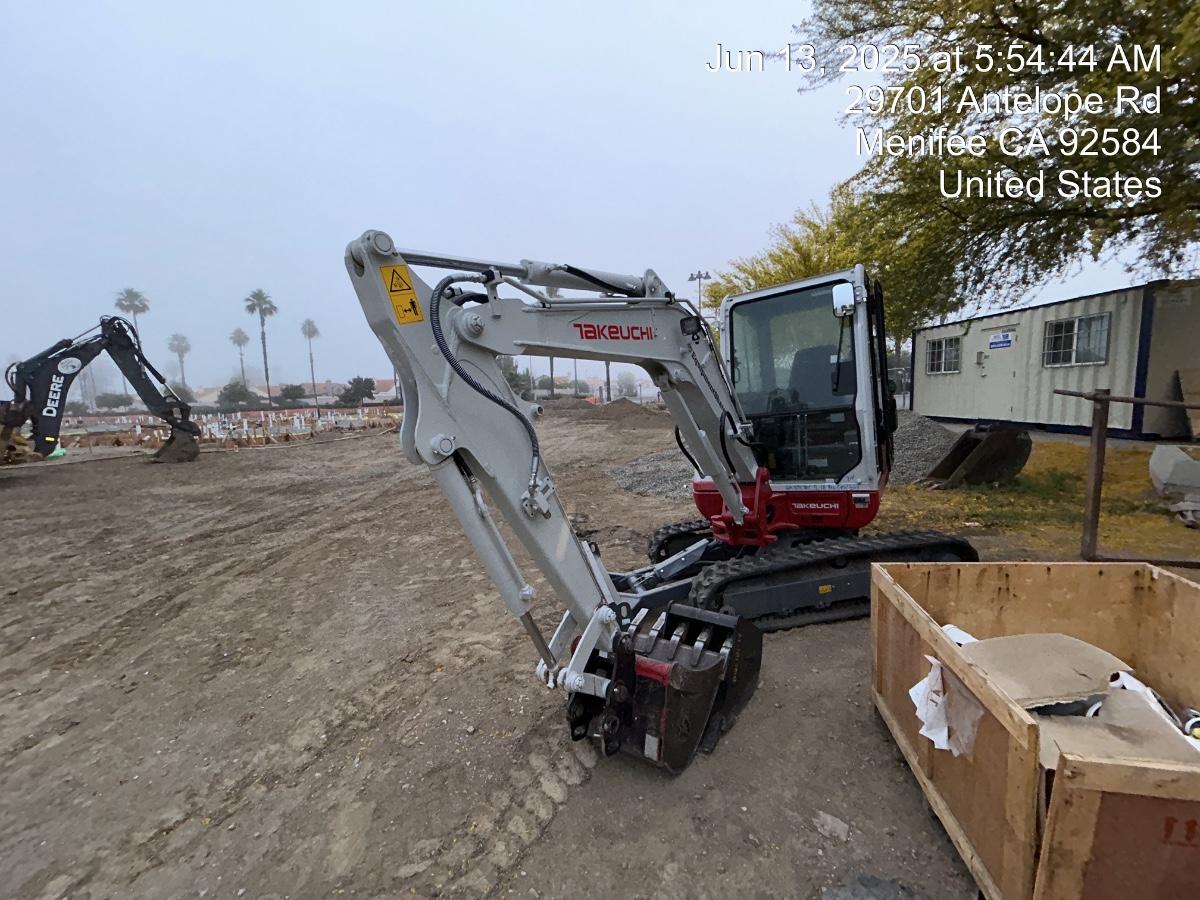 2025 TAKEUCHI TB235-2CR
