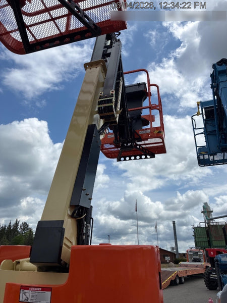 2025 JLG E300AJP