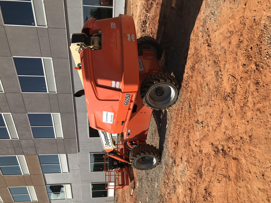 2020 JLG 660SJ