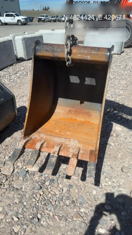 2023 SOLESBEE 36" Bucket, Tooth - Solesbee