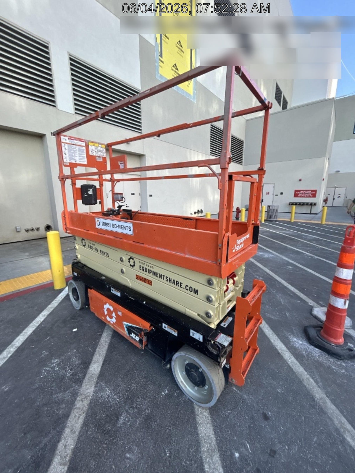 2022 JLG ES2632
