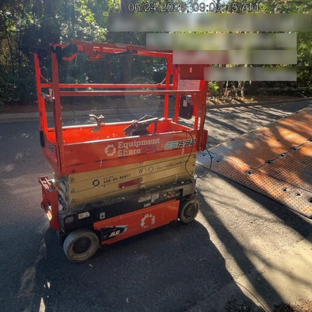 2023 JLG ES1932