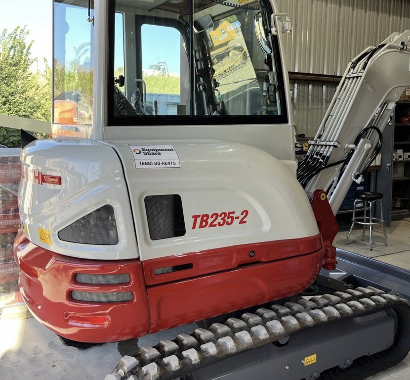 2024 TAKEUCHI TB235-2CR