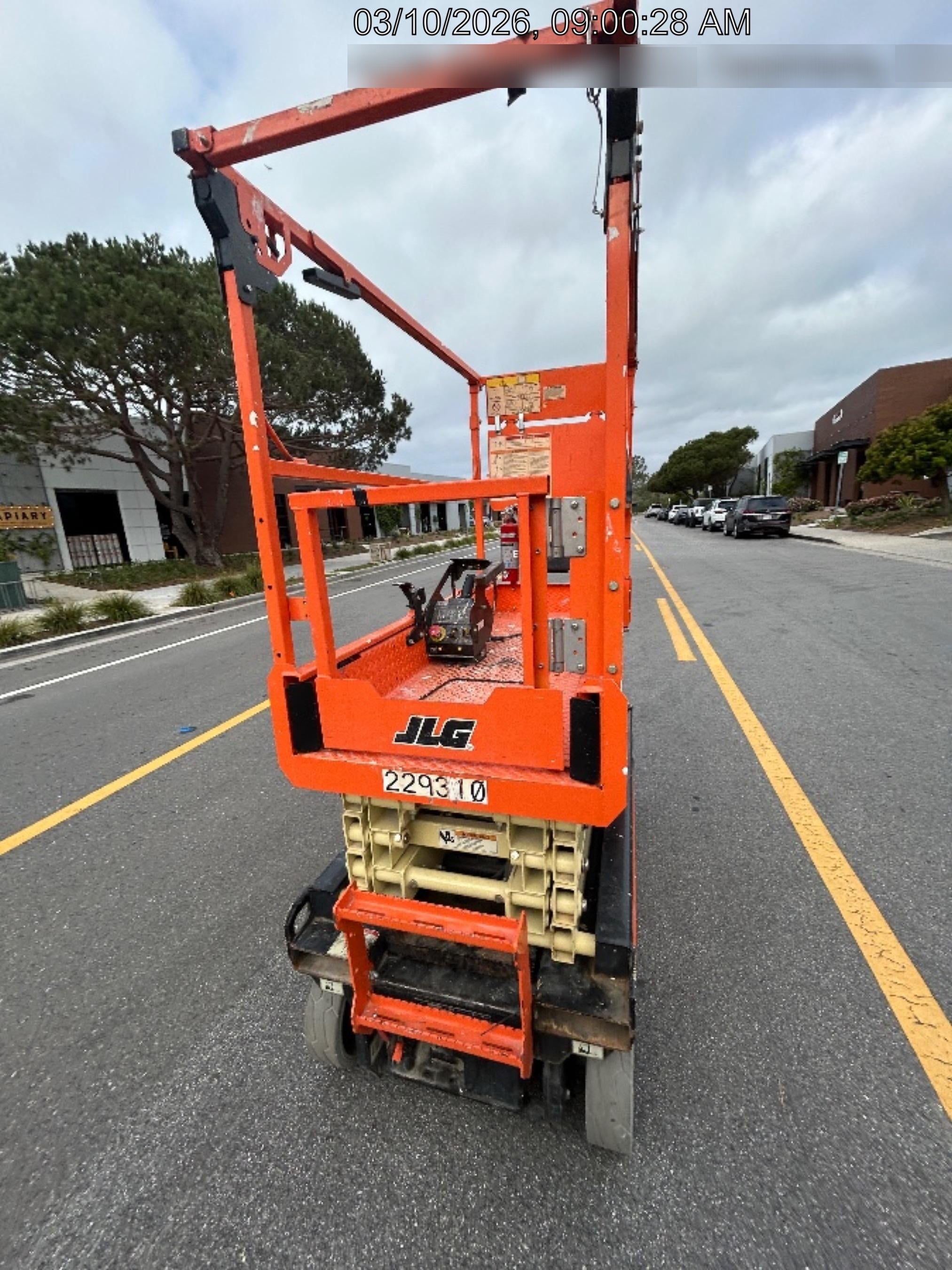 2022 JLG ES1932