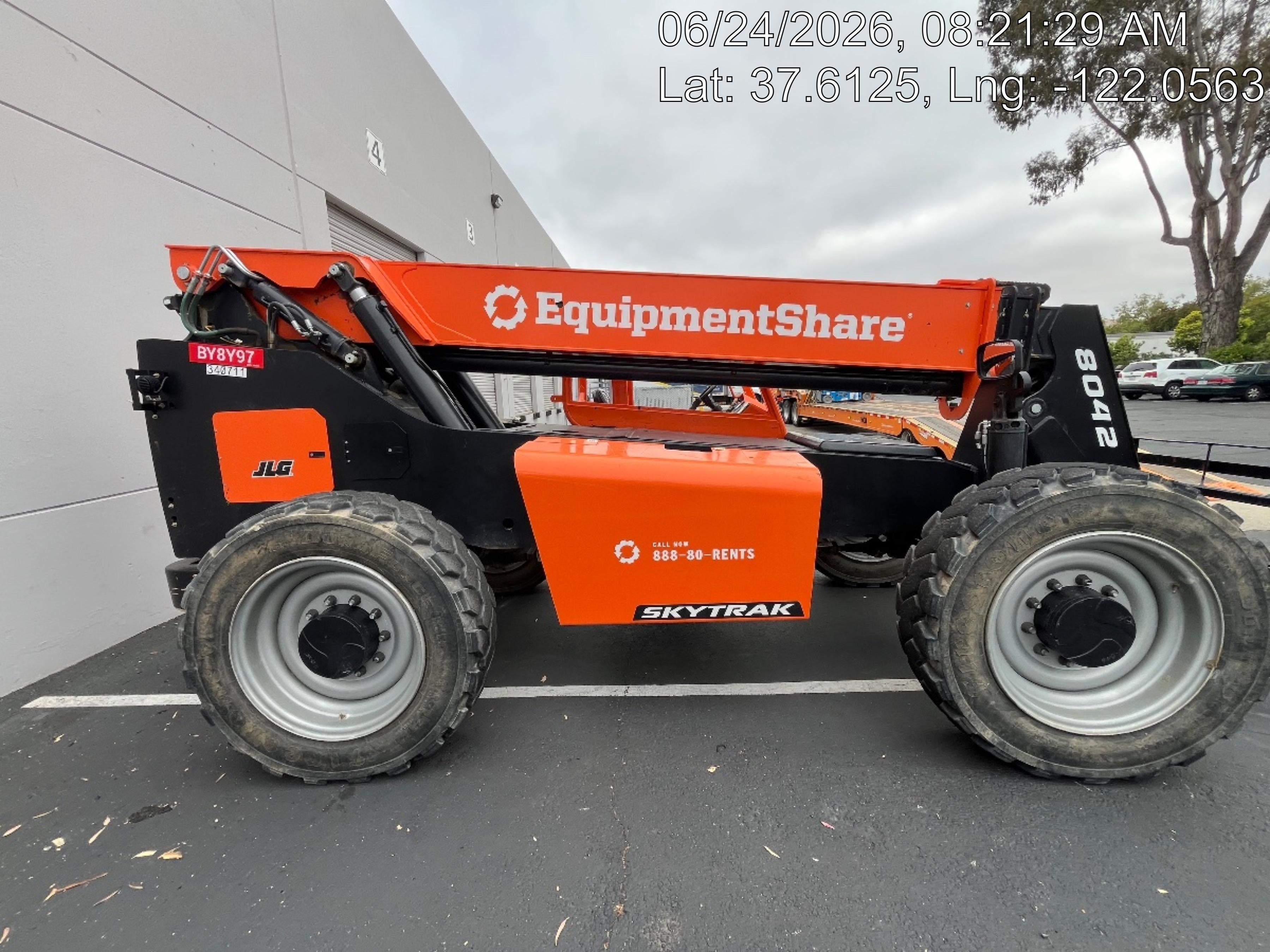 2023 SKYTRAK 8042