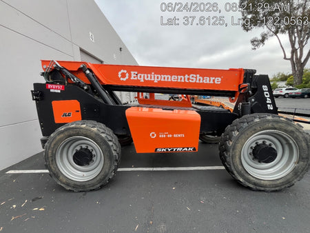 2023 SKYTRAK 8042