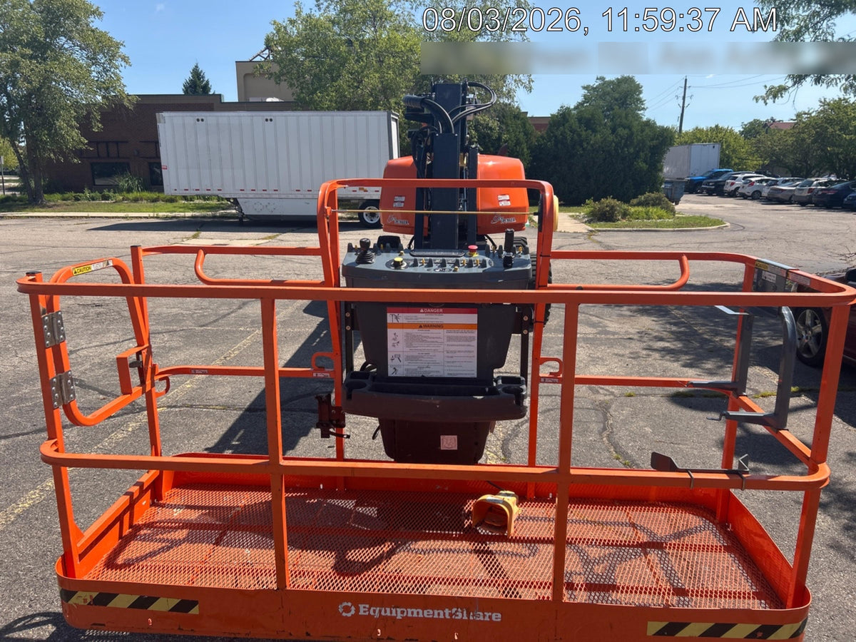 2025 JLG 660SJ