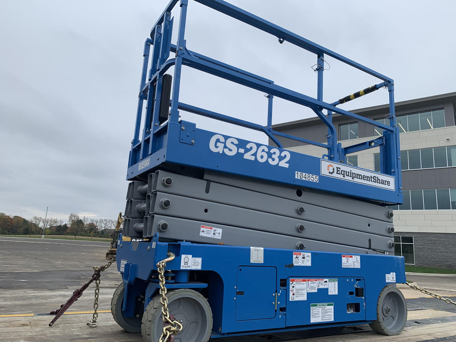 2020 Genie GS-2632 Solid NM Tires, Folding Rails with Half-Height Swing Gate, Beacon