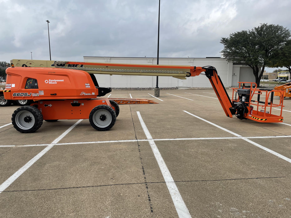 2022 JLG 660SJ