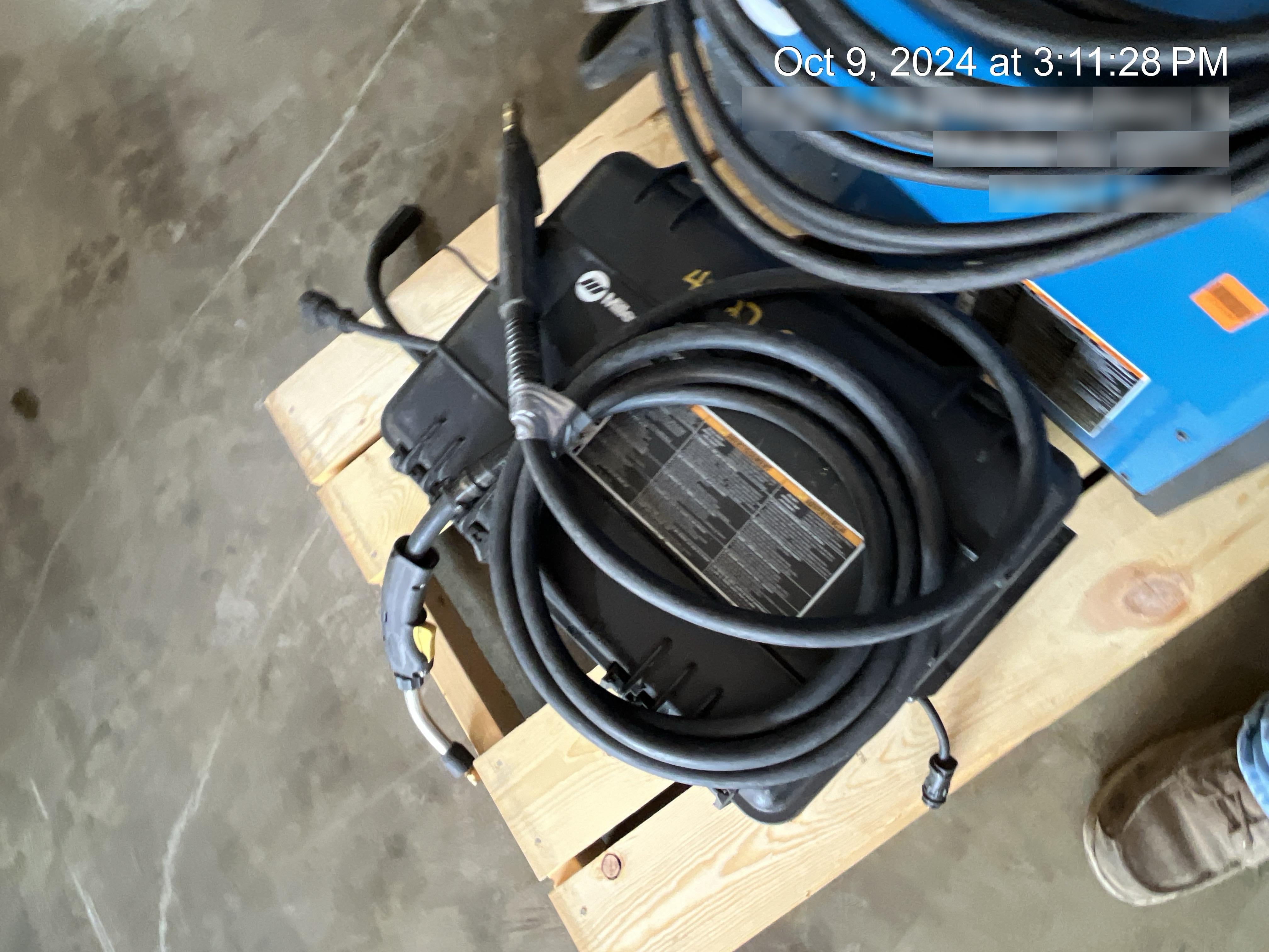 2021 MILLER ELECTRIC SUITCASE 12RC