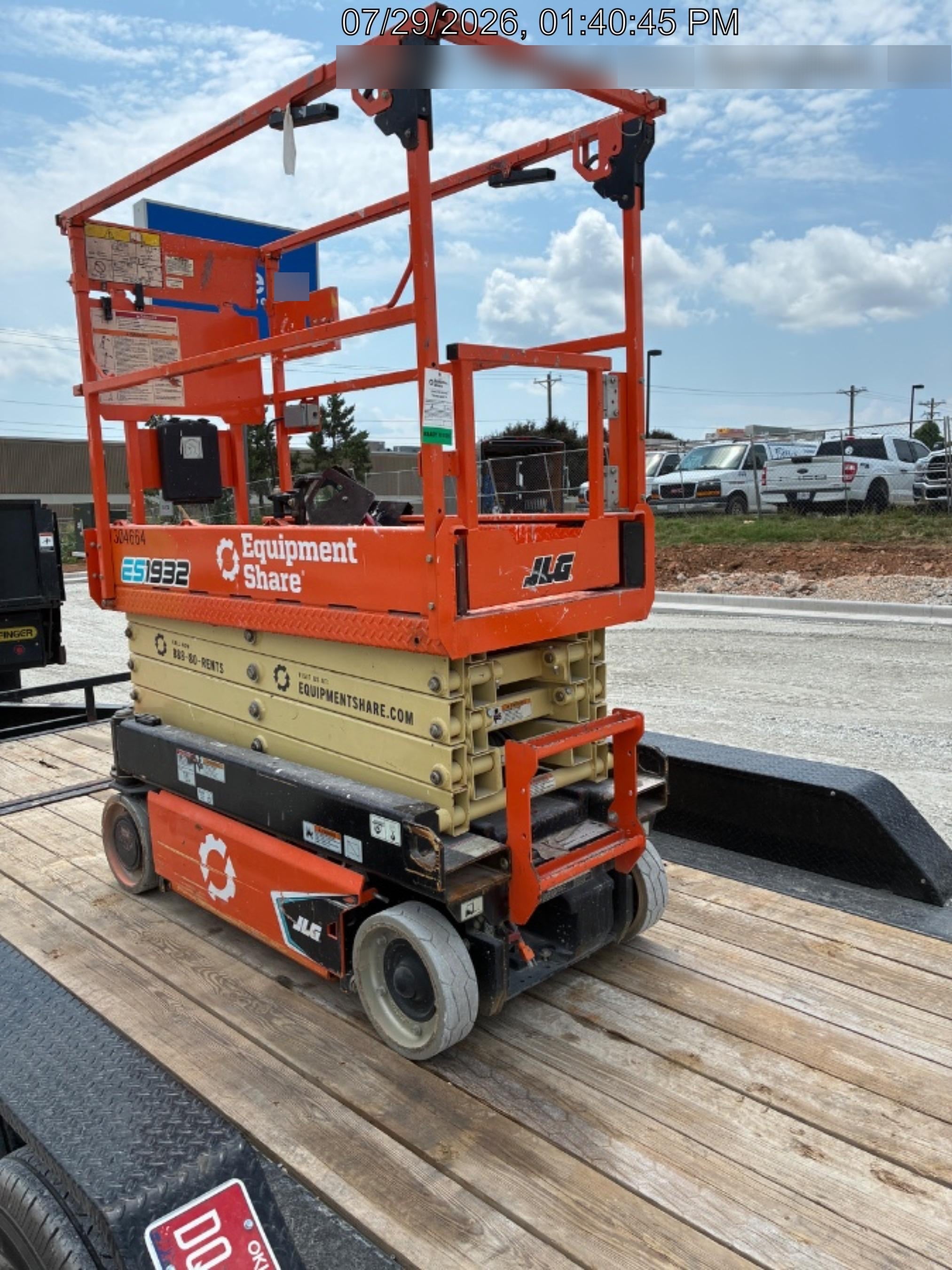2023 JLG ES1932