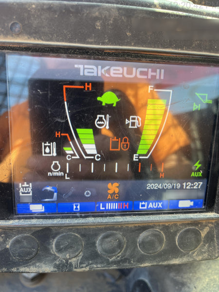2022 TAKEUCHI TL10V2-CR