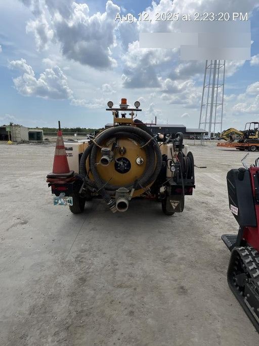 2021 VAC-TRON LP573XDT