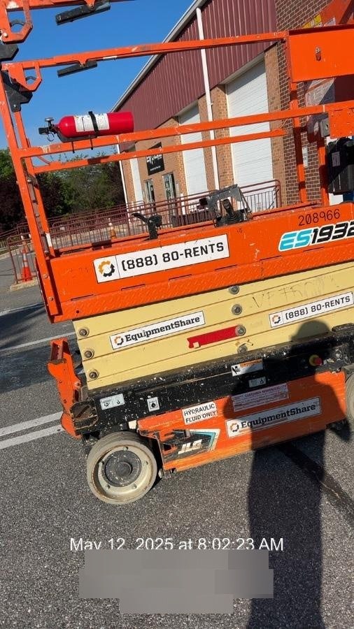 2022 JLG ES1932