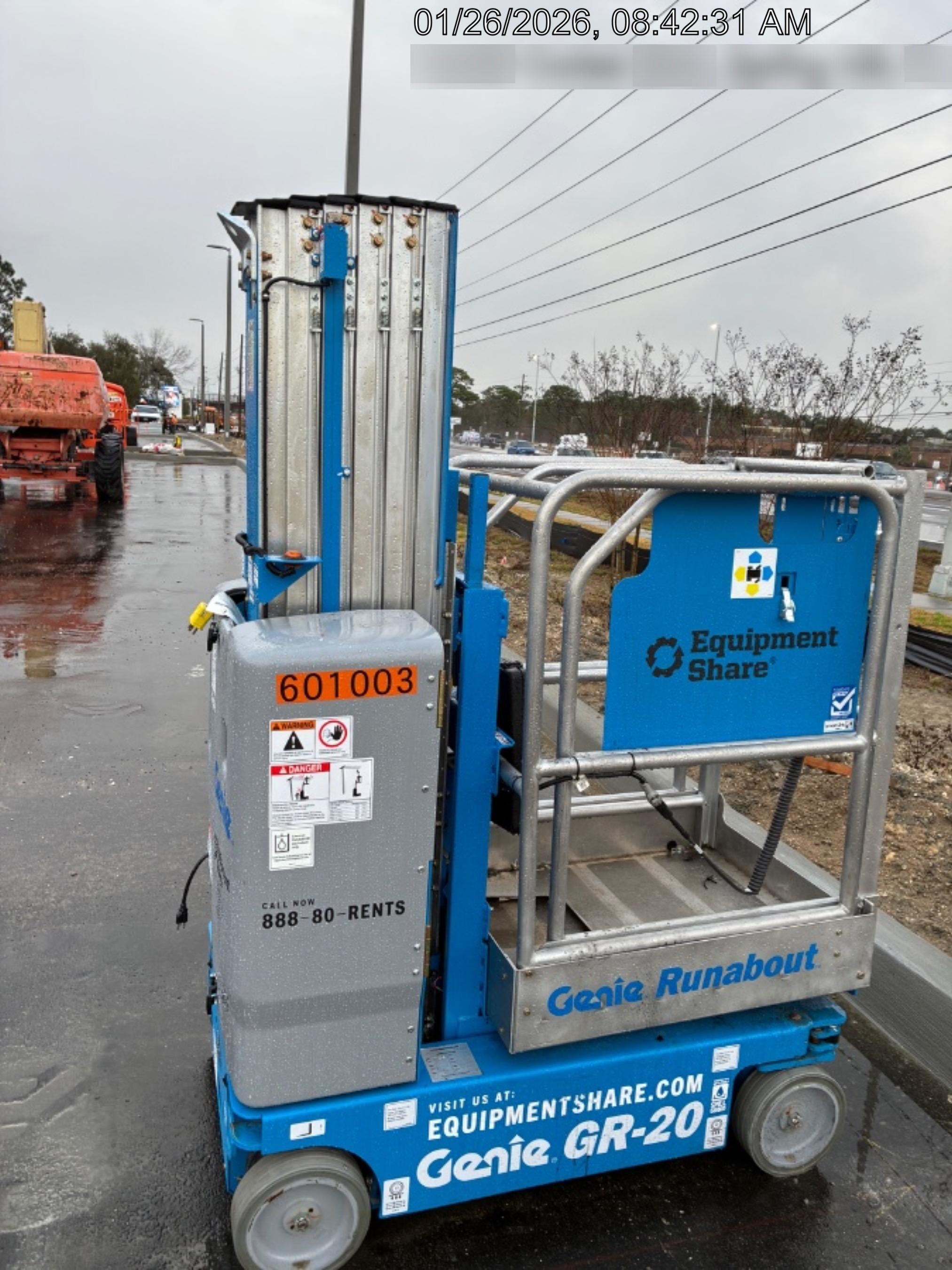 2022 JLG ES1330L