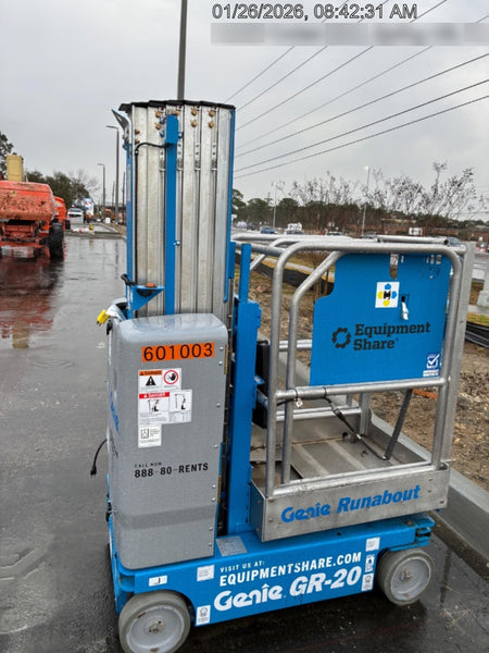 2022 JLG ES1330L