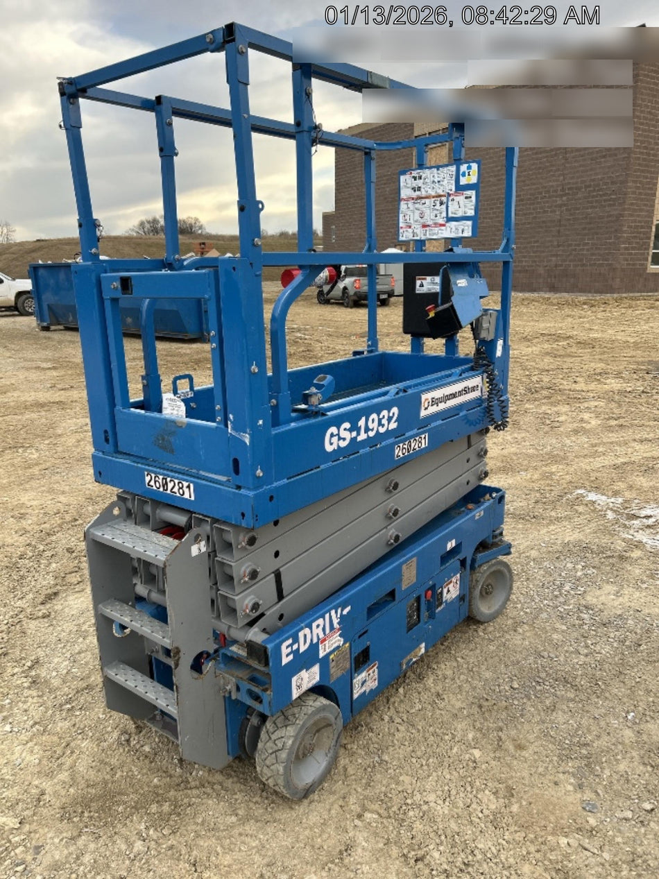 2022 GENIE GS-1932