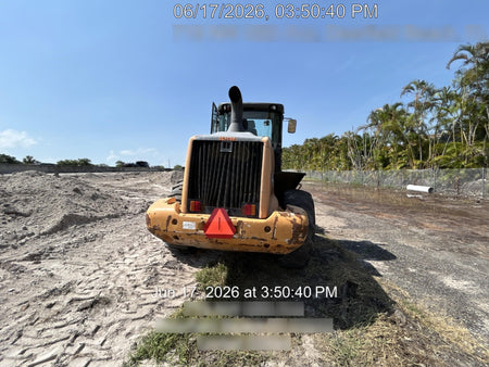 2016 Case 821F CLOSED CAB, JRB 418 STYLE HYD COUPLER