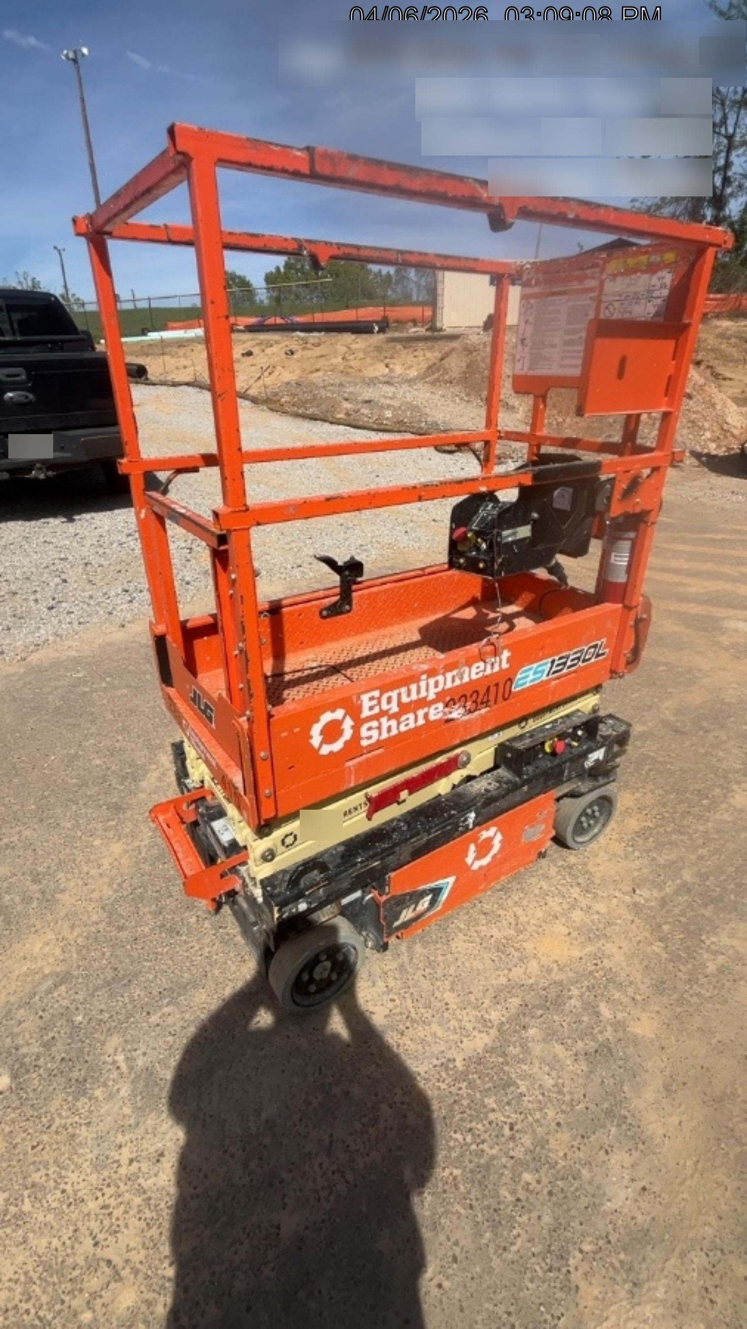 2022 JLG ES1330L