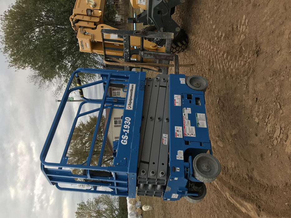 2020 Genie GS-1930 Solid Non Marking Tires, Beacon, Folding rails with half height swing gate
